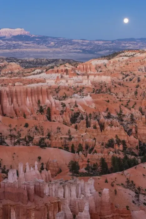 Framed Print : Moonrise over Bryce Canyon Amphitheater from Sunrise Point, Bryce Canyon National Park, Utah, United States of America, North America Framed Print : Moonrise over Bryce Canyon Amphitheater from Sunrise Point, Bryce Canyon National Park, Utah, United States of America, North America