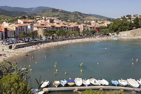 Moored boats, Plage de Port d Avall, beach, Collioure, Pyrenees-Orientales