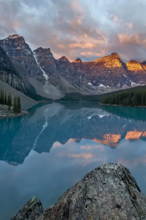 Framed Print : Moraine Lake at sunrise with pink clouds, Banff National Park, UNESCO World Heritage Site, Alberta, Rocky Mountains, Canada, North America Framed Print : Moraine Lake at sunrise with pink clouds, Banff National Park, UNESCO World Heritage Site, Alberta, Rocky Mountains, Canada, North America