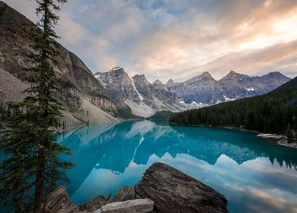 Moraine Lake at sunset in the Canadian Rockies, Banff National Park, UNESCO World Heritage Site