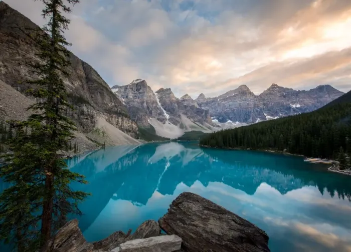 Framed Print : Moraine Lake at sunset in the Canadian Rockies, Banff National Park, UNESCO World Heritage Site Framed Print : Moraine Lake at sunset in the Canadian Rockies, Banff National Park, UNESCO World Heritage Site