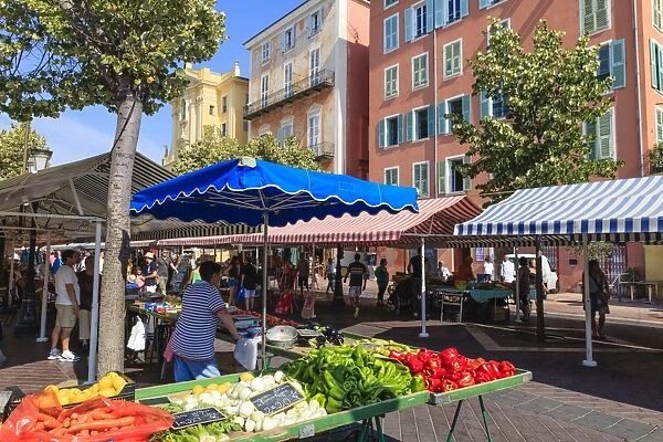 The morning fruit and vegetable market in Cours Saleya, Old Town, Nice, Alpes-Maritimes, Provence, Cote d Azur, French Riviera, France, Europe