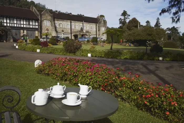 Framed Print : Morning tea in the garden of the Hill Club, Nuwara Eliya, Sri Lanka, Asia Framed Print : Morning tea in the garden of the Hill Club, Nuwara Eliya, Sri Lanka, Asia