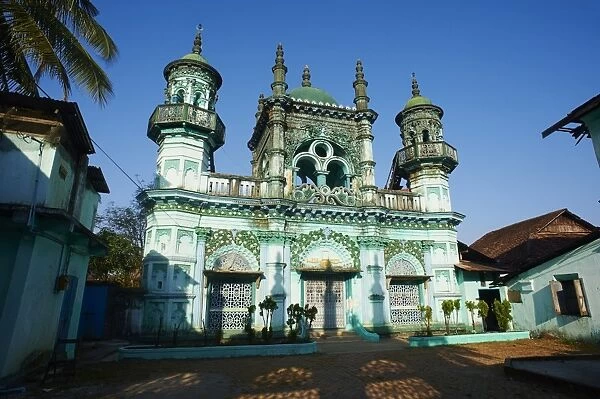 Mosque, Mawlamyine (Moulmein), Mon State, Myanmar (Burma), Asia
