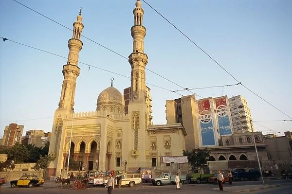 Mosque by the port entrance, Alexandria, Egypt, North Africa, Africa