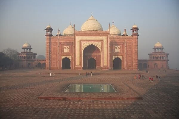 Mosque next to Taj Mahal, Agra, Uttar Pradesh, India, Asia
