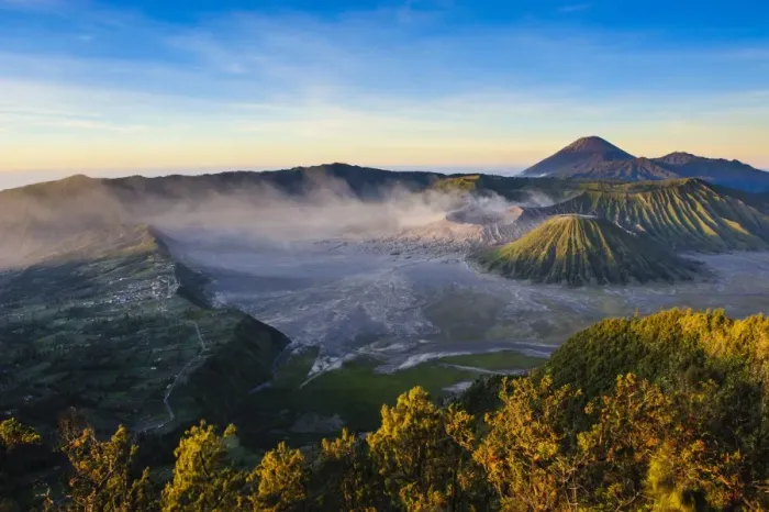 Framed Print : Mount Bromo volcanic crater at sunrise, Bromo Tengger Semeru National Park, Java, Indonesia, Southeast Asia, Asia Framed Print : Mount Bromo volcanic crater at sunrise, Bromo Tengger Semeru National Park, Java, Indonesia, Southeast Asia, Asia