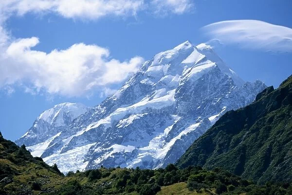 Mount Cook, at 3755m, the highest mountain in N