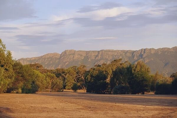 Mount Difficult Range in the north of the Grampians, the popular national park