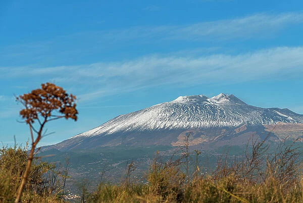 Mount Etna volcano covered with snow on a clear and sunny day, UNESCO World Heritage Site, Etna Park, Catania province, Sicily, Italy, Mediterranean, Europe