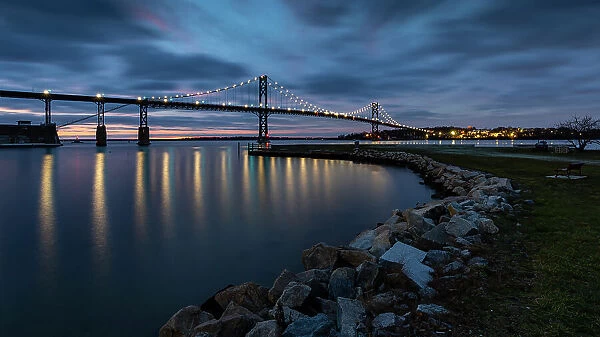 Mount Hope Bridge from Bristol Town Common, Rhode Island, New England, United States of America, North America