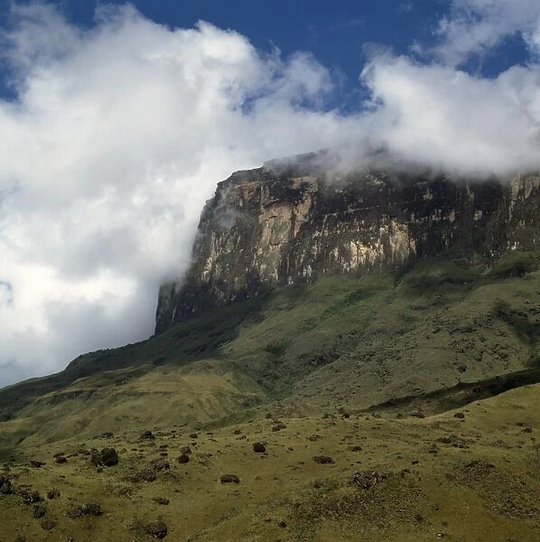 Mount Kukenaam (Kukenan) (Cuguenan), Venezuela, South America