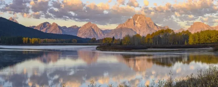 Framed Print : Mount Moran and Teton Range from Oxbow Bend, Snake River at dawn, Grand Tetons National Park