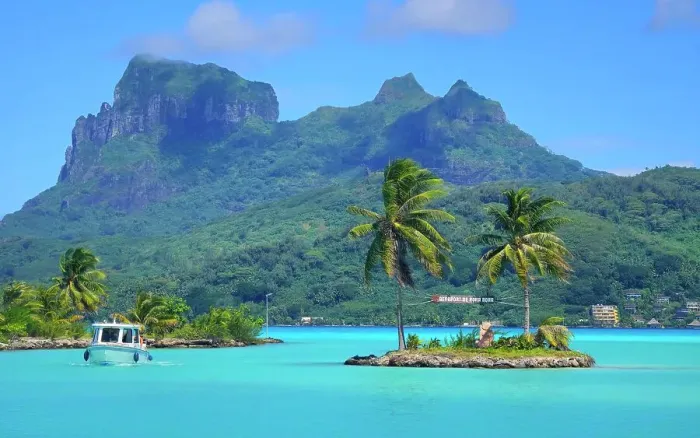 Framed Print : Mount Otemanu and lagoon, Bora Bora, French Polynesia, South Pacific, Pacific Framed Print : Mount Otemanu and lagoon, Bora Bora, French Polynesia, South Pacific, Pacific
