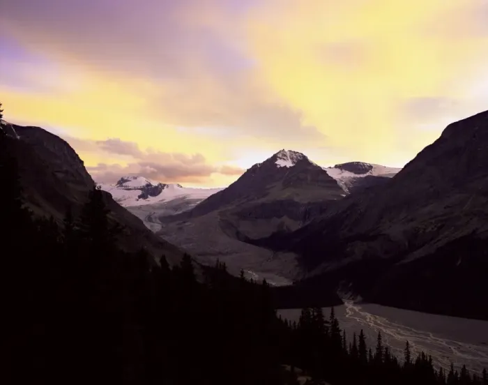 Framed Print : Mount Rhondo and Peyto Glacier, Banff National Park, UNESCO World Heritage Site Framed Print : Mount Rhondo and Peyto Glacier, Banff National Park, UNESCO World Heritage Site