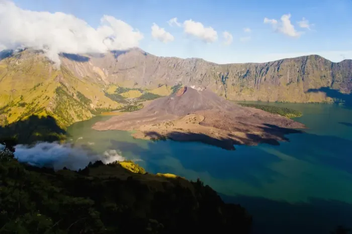 Framed Print : Mount Rinjani caldera, Segara Anak lake and the active volcano, Gunung Baru, Lombok, Indonesia, Southeast Asia, Asia Framed Print : Mount Rinjani caldera, Segara Anak lake and the active volcano, Gunung Baru, Lombok, Indonesia, Southeast Asia, Asia