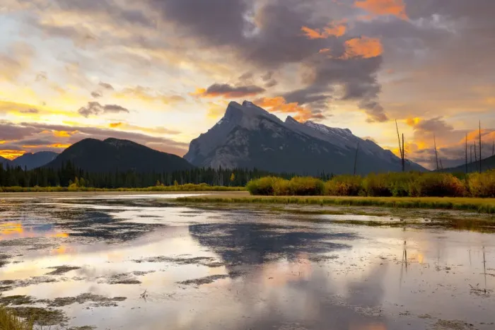 Framed Print : Mount Rundle and Vermillion Lakes at Sunrise, Banff National Park, UNESCO World Heritage Site Framed Print : Mount Rundle and Vermillion Lakes at Sunrise, Banff National Park, UNESCO World Heritage Site