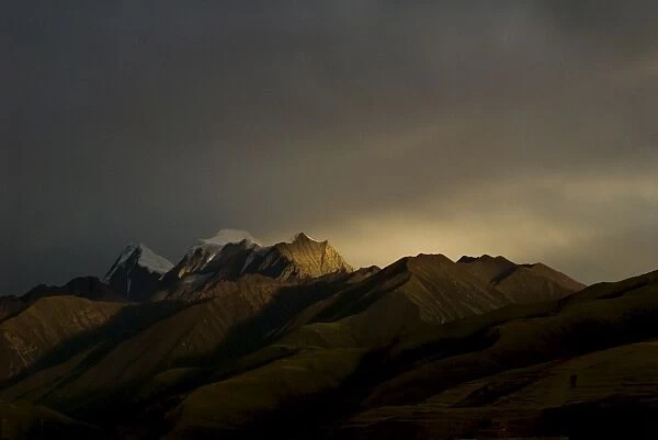 Mountain at dusk, Ganzi (Garze), Sichuan, China, Asia