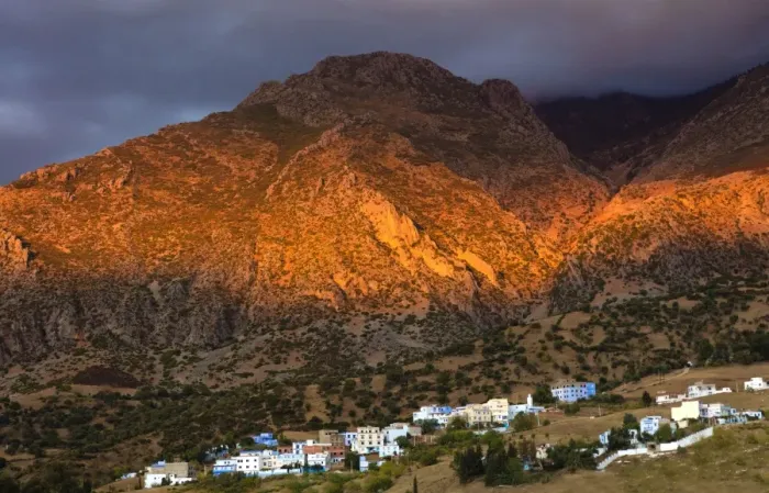 Framed Print : Mountains bathed in evening light, near Chefchaouen (Chaouen), Morocco, North Africa Framed Print : Mountains bathed in evening light, near Chefchaouen (Chaouen), Morocco, North Africa