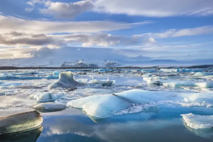 Framed Print : Mountains behind icebergs locked in the frozen water of Jokulsarlon Lagoon, Jokulsarlon Framed Print : Mountains behind icebergs locked in the frozen water of Jokulsarlon Lagoon, Jokulsarlon