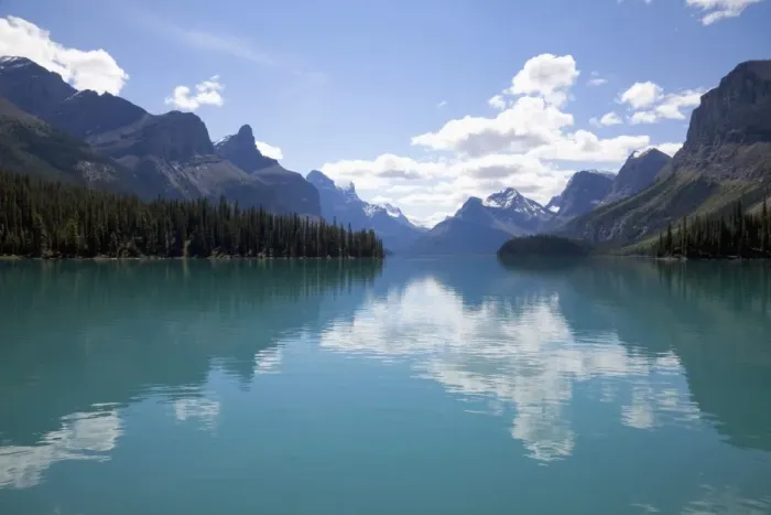 Framed Print : Mountains reflected in Maligne Lake, Jasper National Park, UNESCO World Heritage Site Framed Print : Mountains reflected in Maligne Lake, Jasper National Park, UNESCO World Heritage Site