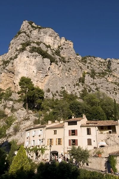 Moustiers-Sainte-Marie, Alpes-de-Haute-Provence, Provence, France, Europe