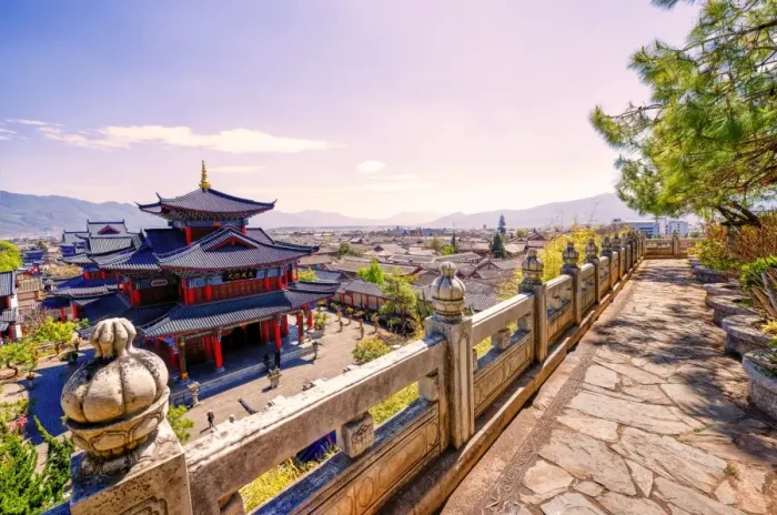 Framed Print : Mufu with surrounding Old Town, UNESCO World Heritage Site, as seen from a raised vantage point, Lijiang, Yunnan, China, Asia Framed Print : Mufu with surrounding Old Town, UNESCO World Heritage Site, as seen from a raised vantage point, Lijiang, Yunnan, China, Asia