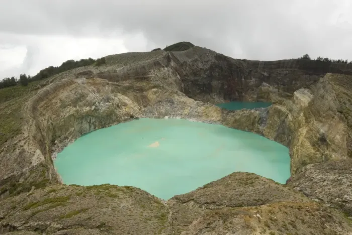 Framed Print : Multi-coloured crater lakes at summit of Kelimutu volcano, eastern Flores, Nusa Tenggara, Indonesia, Southeast Asia, Asia Framed Print : Multi-coloured crater lakes at summit of Kelimutu volcano, eastern Flores, Nusa Tenggara, Indonesia, Southeast Asia, Asia