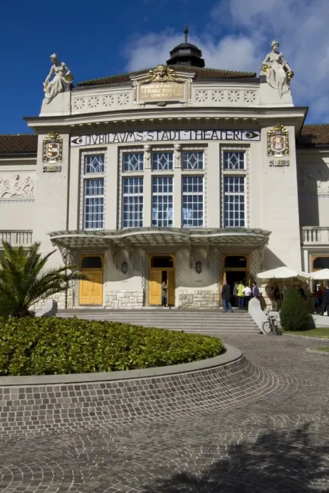 Framed Print : Municipal theatre and opera house, Klagenfurt am Worthersee, Carinthia, Austria, Europe Framed Print : Municipal theatre and opera house, Klagenfurt am Worthersee, Carinthia, Austria, Europe