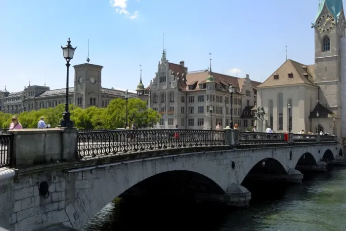 Framed Print : Munster bridge over River Limmat Framed Print : Munster bridge over River Limmat