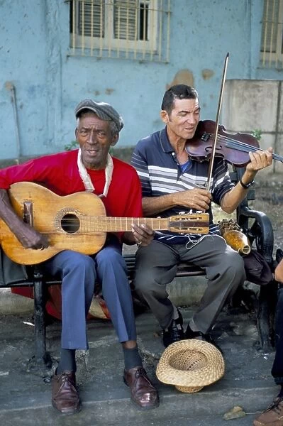 Musicians playing salsa, Santiago de Cuba, Cuba, West Indies, Central America