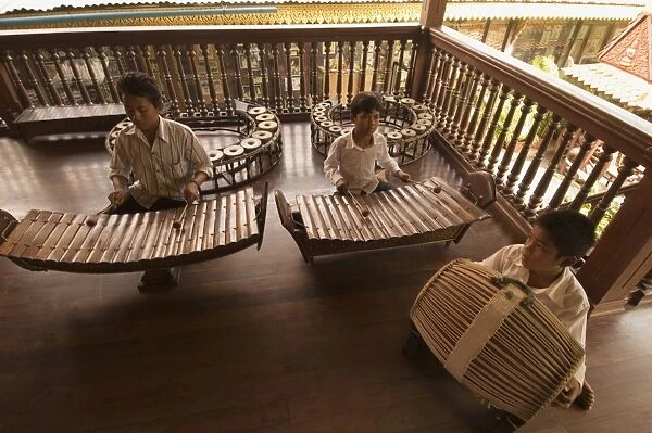 Musicians in the Royal Palace, Phnom Penh, Cambodia, Indochina, Southeast Asia, Asia