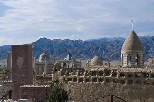 Muslim cemetery between Bishkek and Song Kol, Kyrgyzstan, Central Asia, Asia