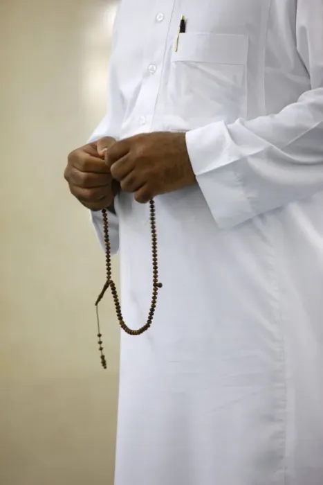 Framed Print : Muslim with prayer beads, Jumeirah mosque, Dubai, United Arab Emirates, Middle East Framed Print : Muslim with prayer beads, Jumeirah mosque, Dubai, United Arab Emirates, Middle East