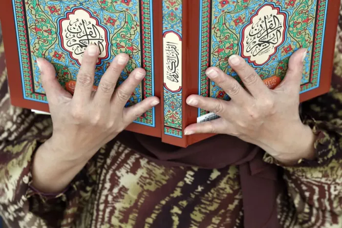 Framed Print : Muslim woman reading the Quran, The National Mosque (Masjid Negara), Kuala Lumpur Framed Print : Muslim woman reading the Quran, The National Mosque (Masjid Negara), Kuala Lumpur