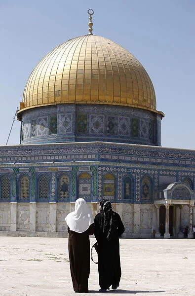 Muslim women at the Dome of the Rock, Jerusalem, Israel, Middle East