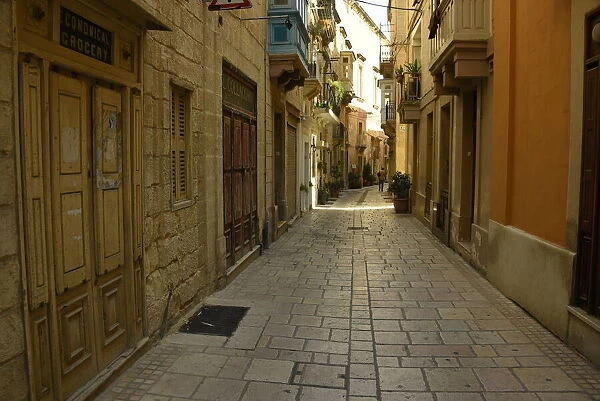 Narrow street in La Valetta, Malta, Mediterranean, Europe