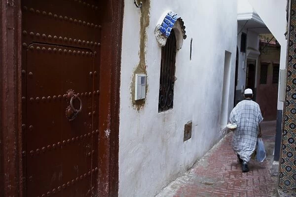 Narrow street in the Medina (Old City), Tangier (Tanger), Morocco, North Africa, Africa