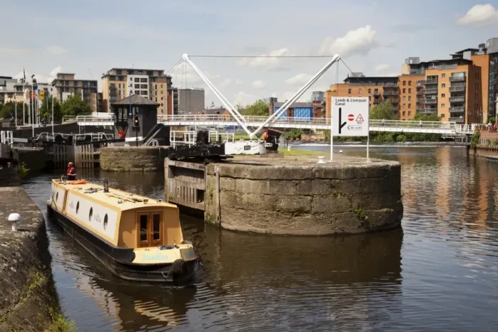 Framed Print : Narrowboat navigating Leeds Lock No 1 Aire and Calder Navigation, Leeds, West Yorkshire, Yorkshire, England, United Kingdom, Europe Framed Print : Narrowboat navigating Leeds Lock No 1 Aire and Calder Navigation, Leeds, West Yorkshire, Yorkshire, England, United Kingdom, Europe