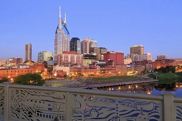 Nashville skyline and Shelby Pedestrian Bridge, Nashville, Tennessee, United States of America, North America