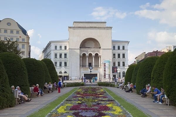 National Theatre and Opera House in Piata Victoriei, Timisoara, Banat, Romania, Europe