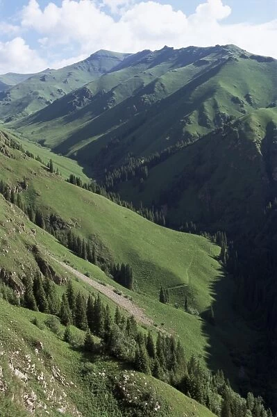 Near Narat, Tianshan (Tian Shan) mountains, Xinjiang, China, Asia