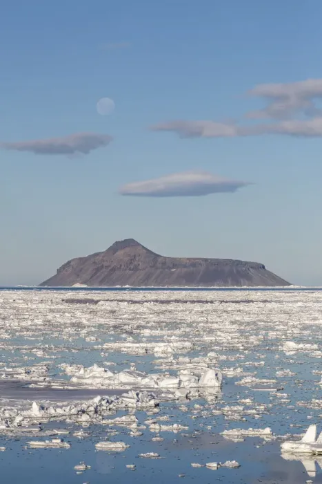 Framed Print : The nearly full supermoon over Cogburn Island, Weddell Sea, Antarctica, Polar Regions Framed Print : The nearly full supermoon over Cogburn Island, Weddell Sea, Antarctica, Polar Regions