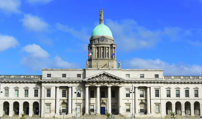 Framed Print : Neo-classical architecture of the Custom House building, city of Dublin, Republic of Ireland, Europe Framed Print : Neo-classical architecture of the Custom House building, city of Dublin, Republic of Ireland, Europe