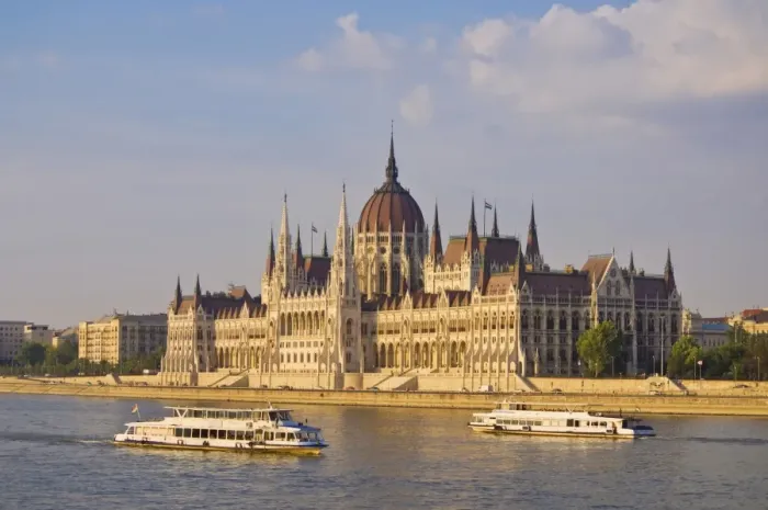 Framed Print : The neo-gothic Hungarian Parliament building, designed by Imre Steindl Framed Print : The neo-gothic Hungarian Parliament building, designed by Imre Steindl