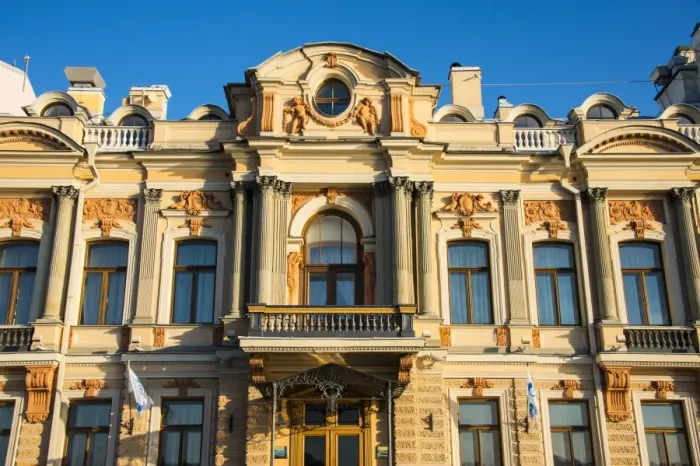 Framed Print : Neoclassical architecture, St. Petersburg, Russia, Europe Framed Print : Neoclassical architecture, St. Petersburg, Russia, Europe