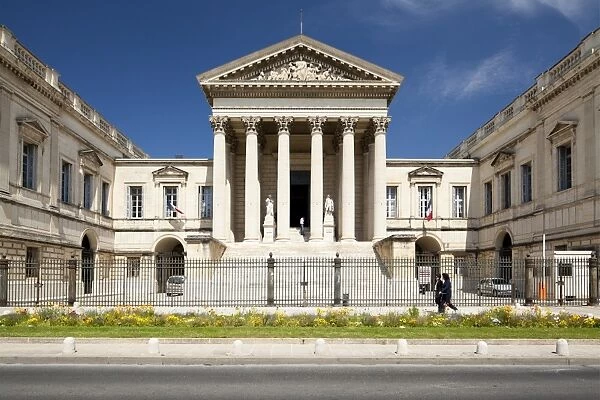 The Neoclassical Palais de Justice, Rue Foch, Montpellier, Languedoc-Roussillon, France, Europe
