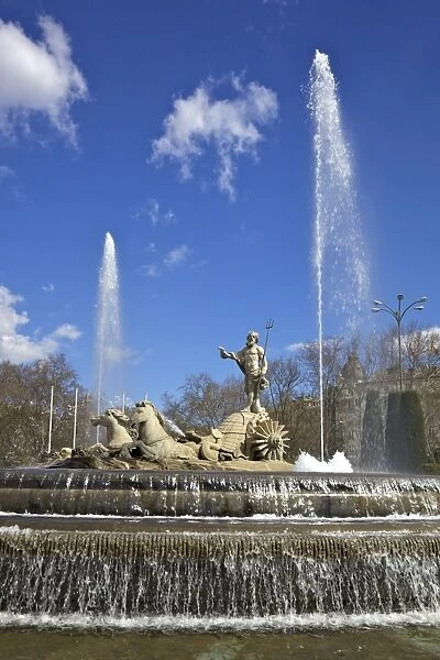 Neptune Fountain, Canovas del Castillo Square, Paseo del Prado, Madrid, Spain, Europe