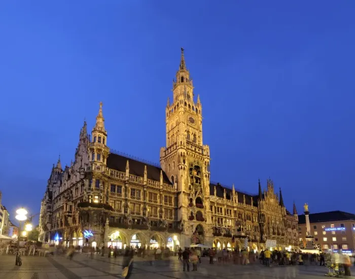 Framed Print : Neues Rathaus (New Town Hall) Framed Print : Neues Rathaus (New Town Hall)