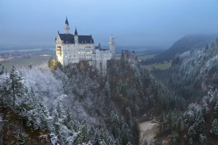 Framed Print : Neuschwanstein Castle in winter, Fussen, Bavaria, Germany, Europe Framed Print : Neuschwanstein Castle in winter, Fussen, Bavaria, Germany, Europe